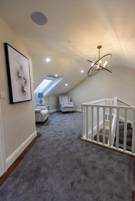 Luxury Town Centre Apartment Cookstown Eksteriør billede