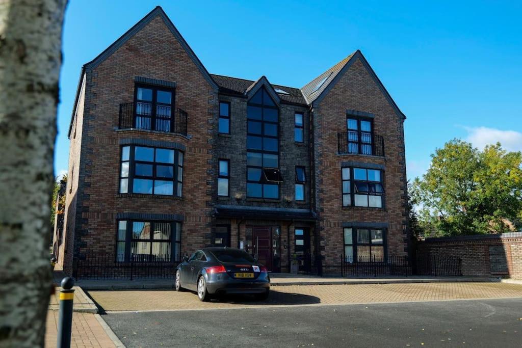 Luxury Town Centre Apartment Cookstown Eksteriør billede